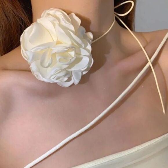 Elegant Floral Necklace A1030 - Picture 1 of 3